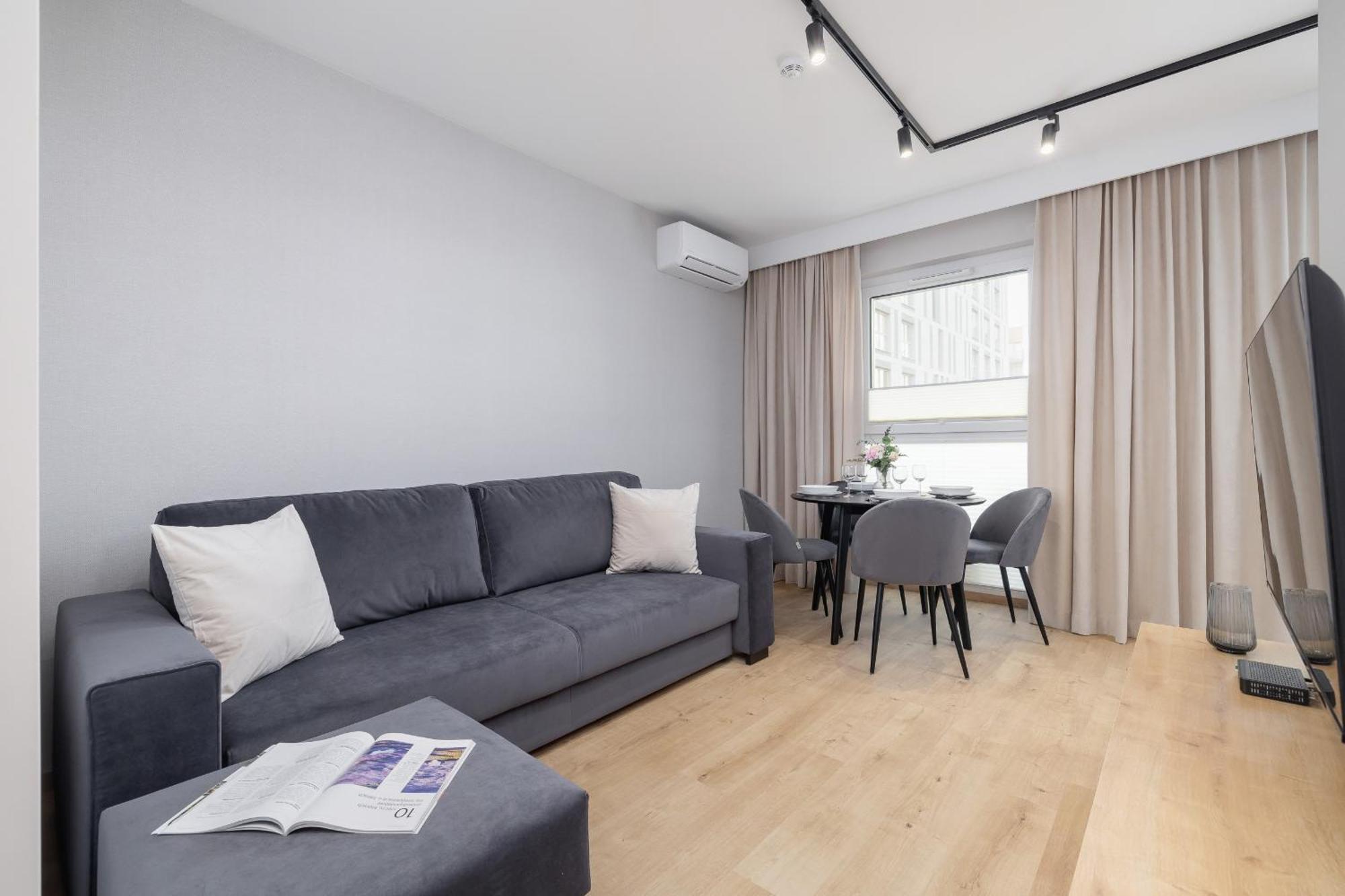 Bright Apartment In Krakow With Garden, Air Conditioning, Parking And Desk By Renters Prestige Exterior photo